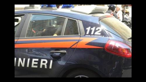 Non accetta di essere lasciato: malmena la ex e il suo cagnolino