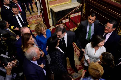 Rajoy ammette la sconfitta. Pedro Sanchez è il nuovo premier