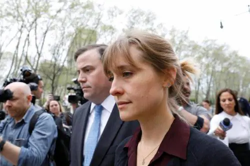 Allison Mack conferma: sua l'idea di marchiare le schiave sessuali