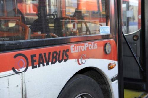 "Almeno 3 multe al giorno": il nuovo ordine di servizio per i controllori dei bus Eav