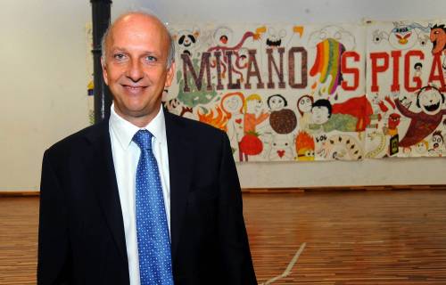 Scuola, il ministro Bussetti: "Per Natale meno compiti delle vacanze. Le famiglie stiano insieme"