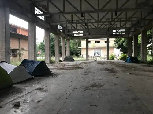 Paura al Nomentano, quartiere allo sbando tra criminalità e accampamenti abusivi