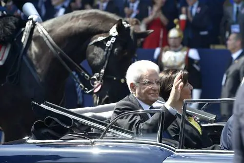 Mattarella a Stazzema. Il sindaco contro Fontana: "Scuse e poi dimissioni"