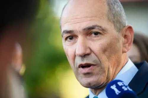 La Slovenia vira a destra: vince Jansa
