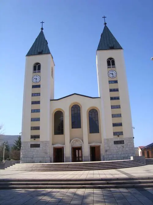 Medjugorje, Monsignor Peric: "False le 47 mila apparizioni mariane"