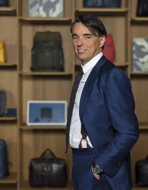 Piquadro fa shopping Oltralpe e compra  le borse di Lancel