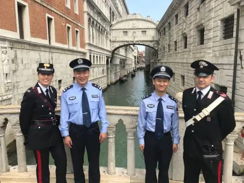 "Venezia invasa dai turisti Pattuglie miste con i cinesi"