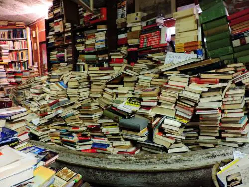 Basta libri per un anno e riscopriamo la lettura