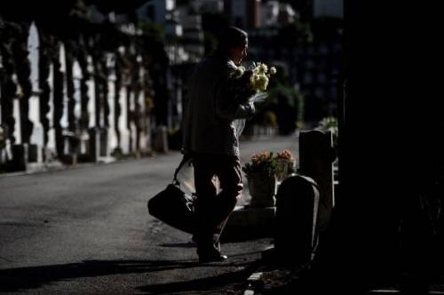 Manarola, cimitero chiuso: bivacchi dei turisti  vergognosi 