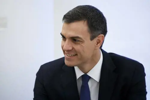 La Spagna conferma la linea umanitaria "Assistenza sanitaria agli irregolari" Così il socialista Sánchez ribalta Rajoy