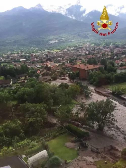 Colombia, 8 case seppellite da una frana: almeno 14 morti