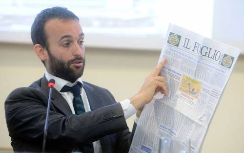 Pure l'editore del "Foglio" prova a riposizionarsi: "Il governo merita fiducia"