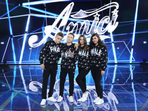 Da Irama a Carmen: "Amici" si chiude con una sfida a quattro