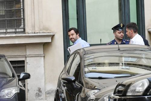 Aquarius, la sinistra europea: "Salvini? Un poveretto"