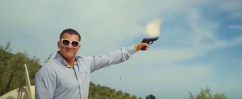 Nel Gargano, rapper tedesco gira il video di una sua canzone e spara colpi di pistola