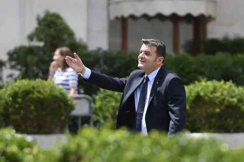 Migranti, Centinaio: "Blindare i porti italiani finché l'Europa non decide"