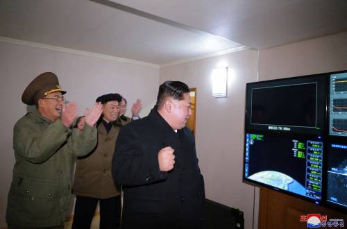 Kim si fa beffe degli Usa. Non smantella l'arsenale