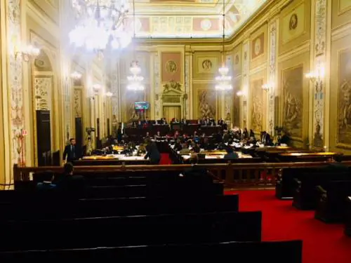 Caso Aquarius: il M5S abbandona l'aula dell'Ars durante discorso del presidente maltese
