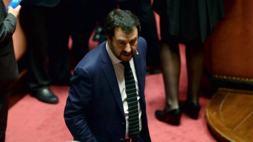 “Salvini come Hitler”, l’ex consigliere regionale insulta il ministro