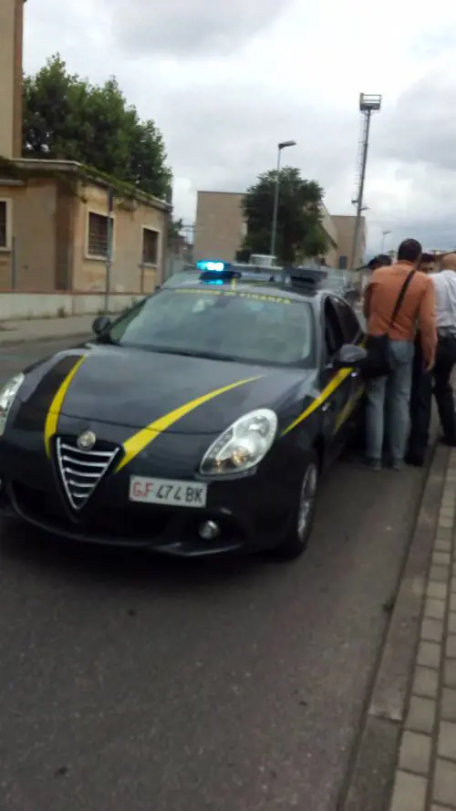 Violenza a Firenze: anziana minacciata e derubata