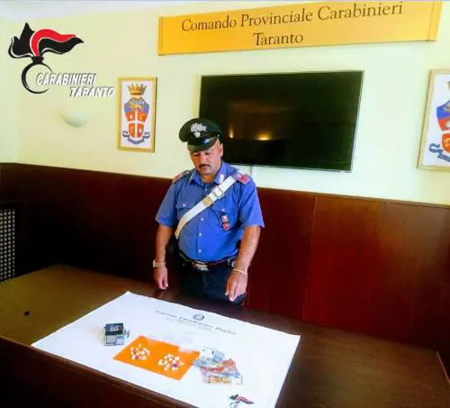 Taranto, giovane donna trovata in possesso di 31 dosi di cocaina