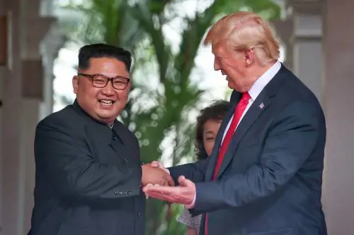 Corea, Kim Jong-un: "Addio al nucleare entro il 2021"