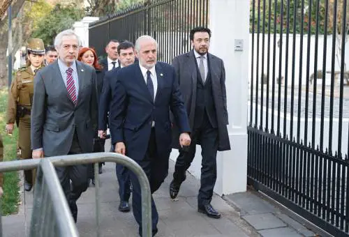 Pedofilia in Cile, la polizia perquisisce gli uffici delle diocesi