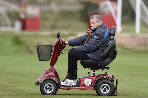La "garra" di Tabarez per guidare l'Uruguay dalla sedia a rotelle