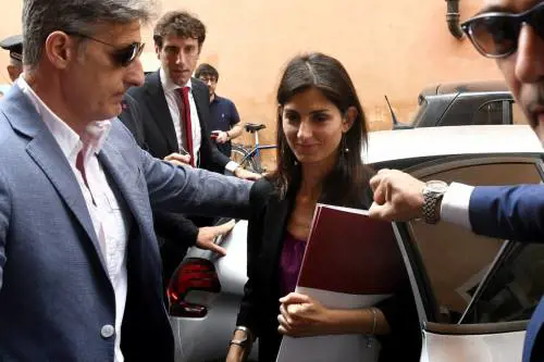 Di Maio scarica la Raggi