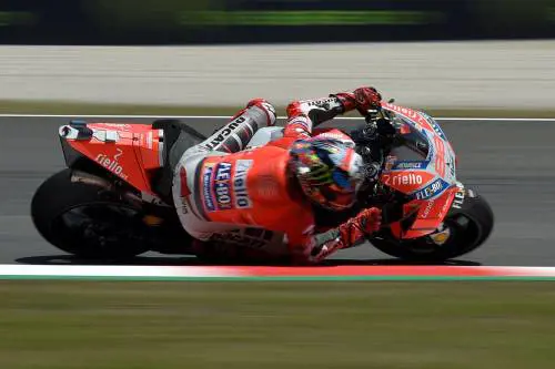 Motogp, Catalogna: vince ancora Lorenzo davanti a Marquez e Rossi