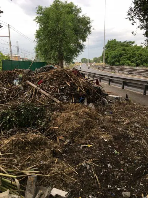Roma, scoperta nuova discarica abusiva sull'Appia