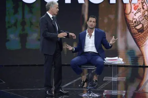 Don Mazzi risponde agli attacchi di Corona: "Se è fuori dal carcere lo deve a me"