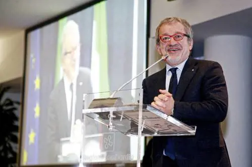 Roberto Maroni operato all'Istituto Neurologico Besta