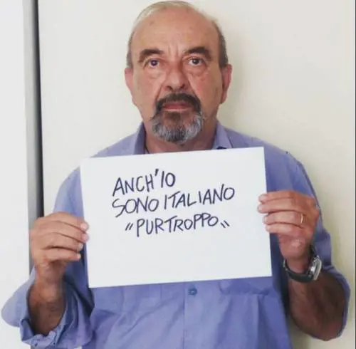 Vauro: "Purtroppo sono italiano". Raffica di insulti su Twitter
