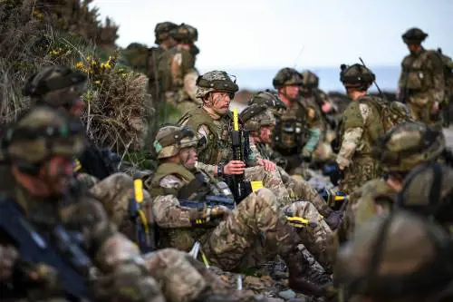 L'esercito Ue è a trazione francese. Ecco perché l'Italia è rimasta fuori
