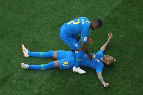 Neymar, il c.t. del Messico lo attacca: "È un pagliaccio"