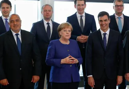 Migranti, secco "no" dell'Italia alla proposta di Macron