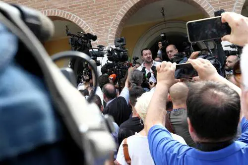 Il ministro in Libia per fare fronte comune