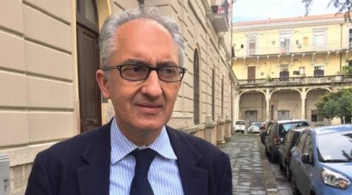 Il centro sociale è abusivo: dal Viminale 2 milioni l'anno per dare ospitalità ai rifugiati