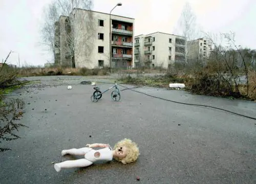 Chernobyl torna a vivere: pannelli solari vicino alla centrale nucleare