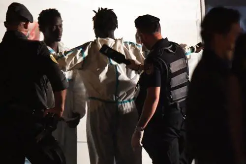 Migranti, ecco il piano Salvini: così rimpatrierà 2.700 clandestini