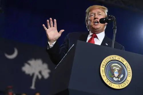 Trump annuncia i dazi contro le auto europee. E attacca la Harley Davidson