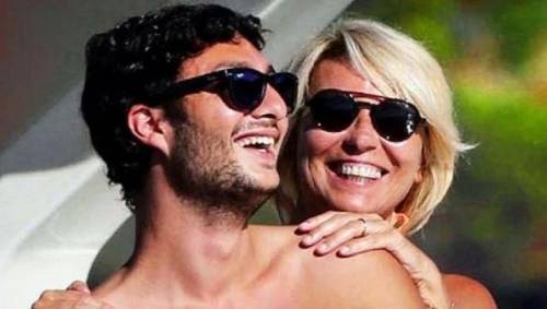 Il post del figlio per Maria De Filippi: "Noi siamo uno la forza dell'altro"