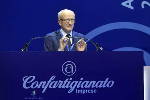 Il Cura Italia è tutto un bluff. Aziende e operai senza soldi