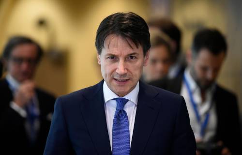 Conte batte un colpo E sposta l'attenzione dai barconi all'economia