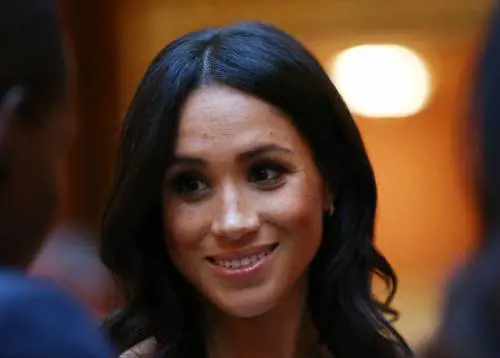 Meghan Markle elegante tra i futuri leader
