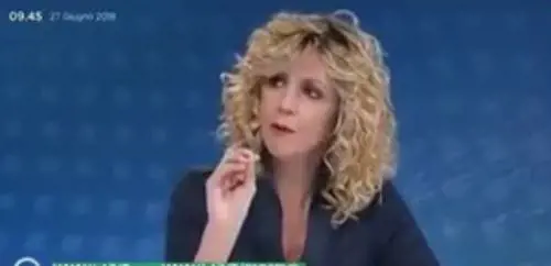 La gaia scienza della ministra Lezzi: "Informare i cittadini a 370 gradi"