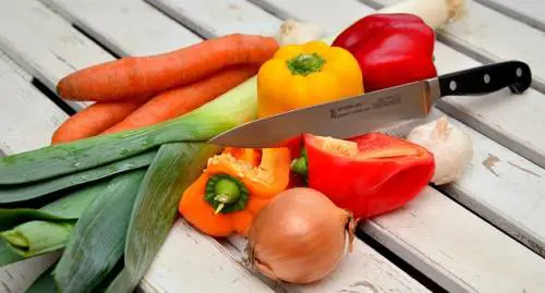 Mette pesticida nelle pietanze: indiana fa strage di commensali