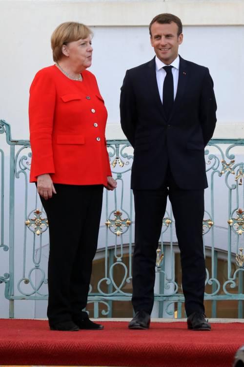 Le mani di Macron e della Merkel su Bce e Commissione Ue