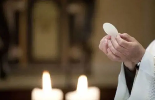 "Lettere di san Paolo sessiste. Non leggetele alle messe in tv"